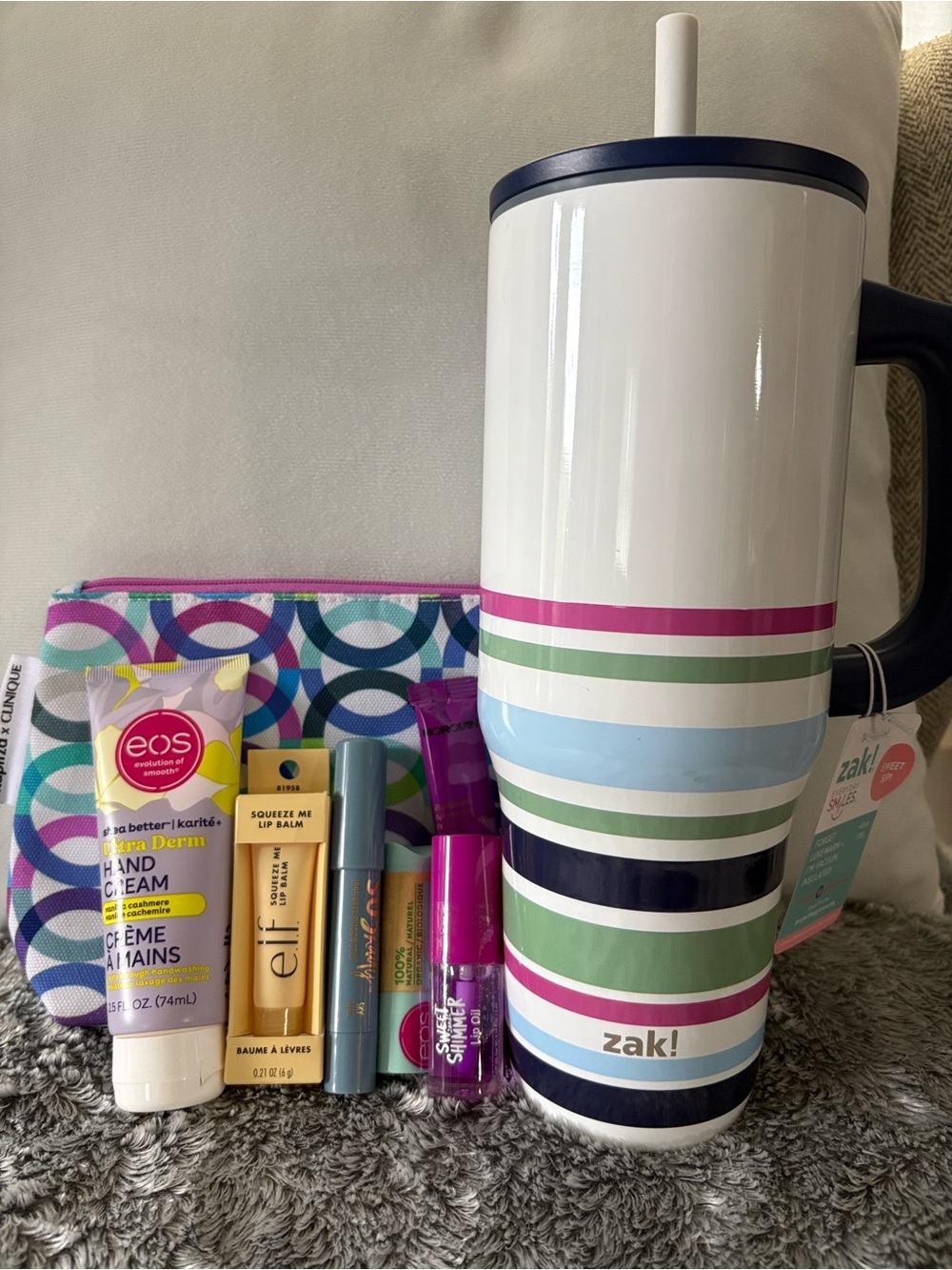 Cup & Cosmetic Bundle - Picture 9 of 9
